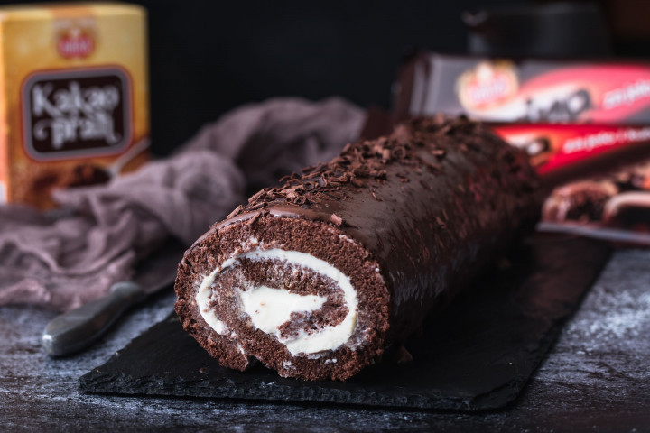 Čokoladna rolada s kremom od mascarpone sira