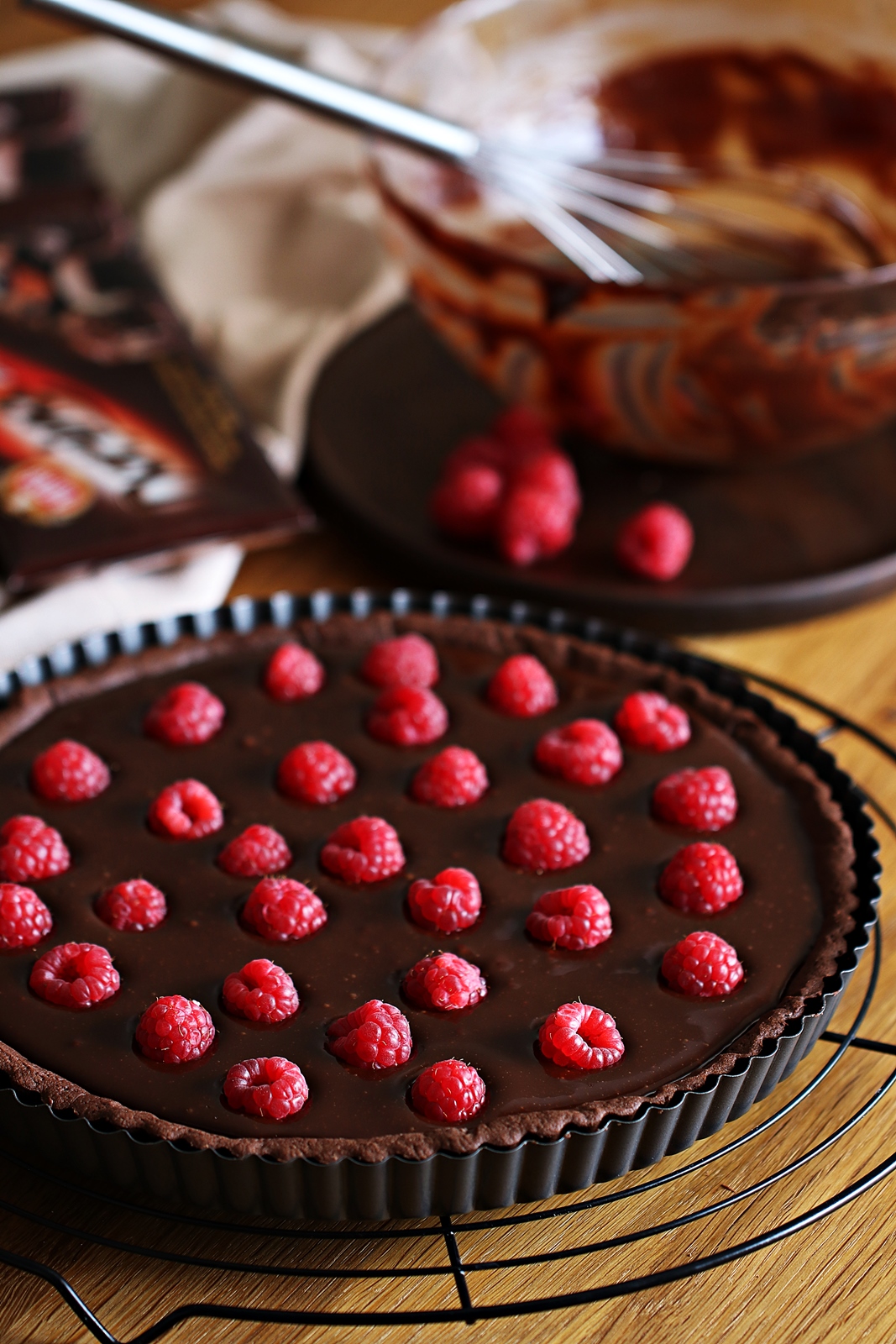 Čokoladni tart s malinama Čokoladni tart s malinama