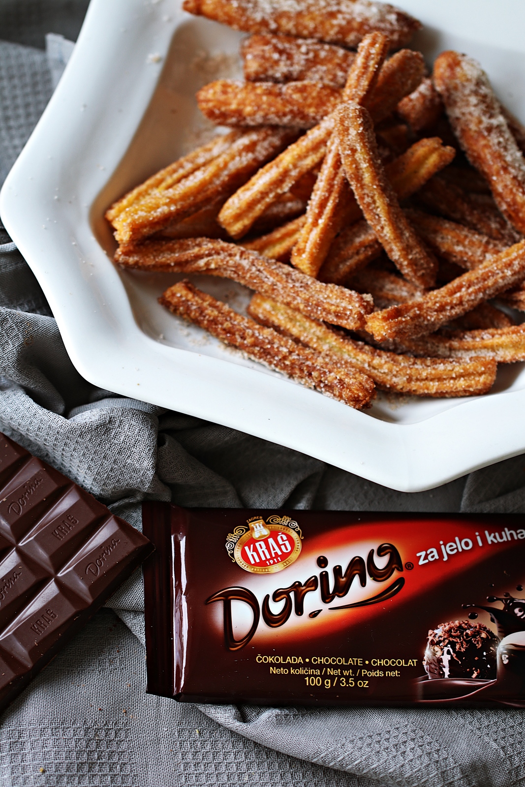 Churros s umakom od čokolade Churros s umakom od čokolade