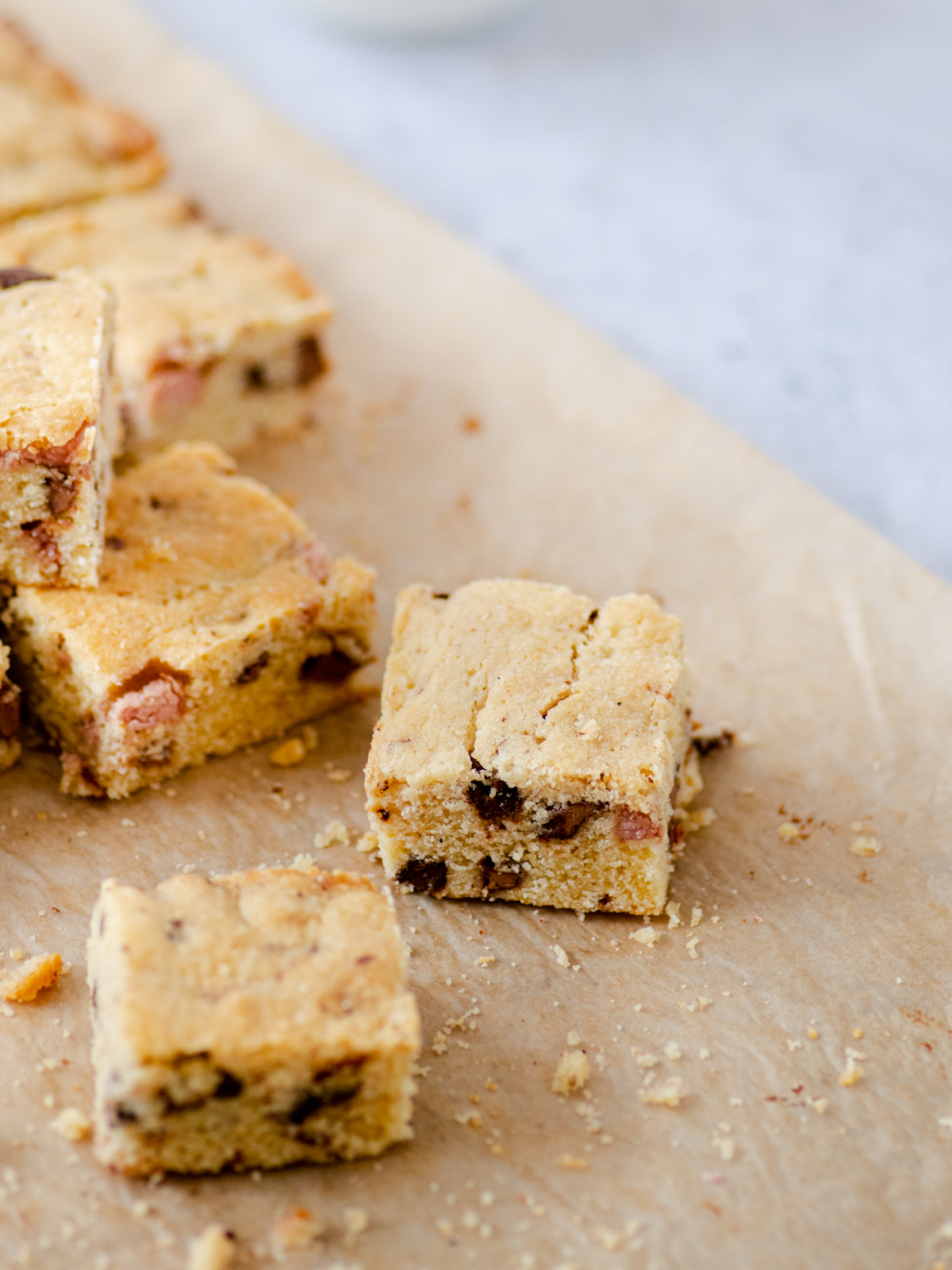 Keks kocke s tri vrste čokolade Keks kocke s tri vrste čokolade